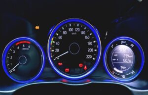 CONTROLLO-DELLO-STILE-DI-GUIDA